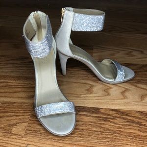 Kenneth Cole Reaction Sparkly Nude Heels- Size 9